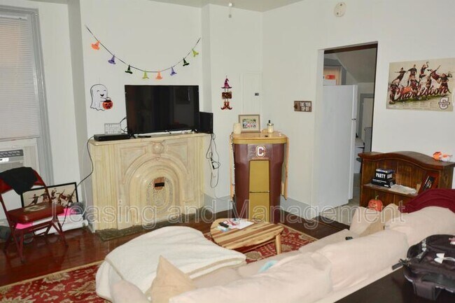 Building Photo - 25 George St