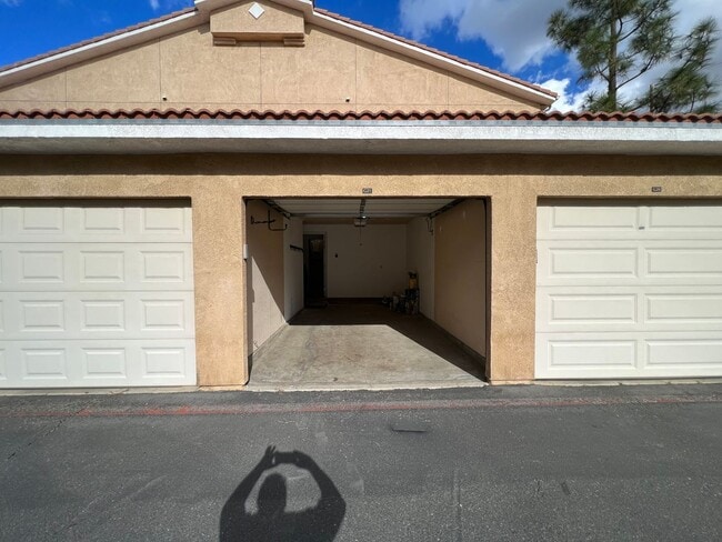 Building Photo - Upgraded Single Story First Floor Condo in Gated Community at Popular Madison Park Villas