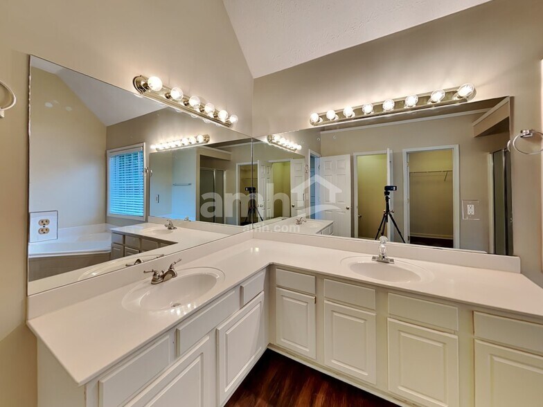 Building Photo - 103 Cottonwood Pl