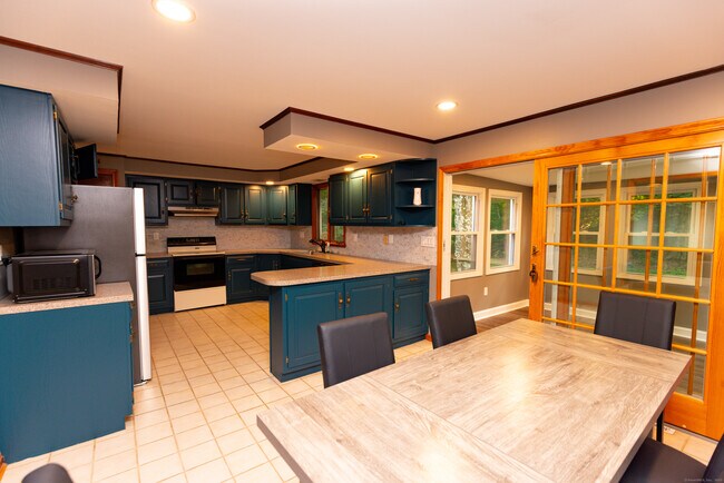 Building Photo - 45 Renshaw Rd