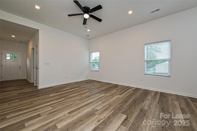 Building Photo - 1474 Stroupe St