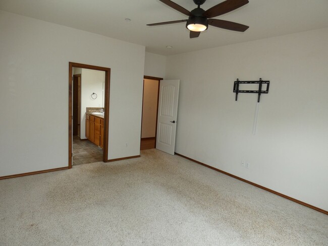 Building Photo - Rolling HIlls Court Rambler