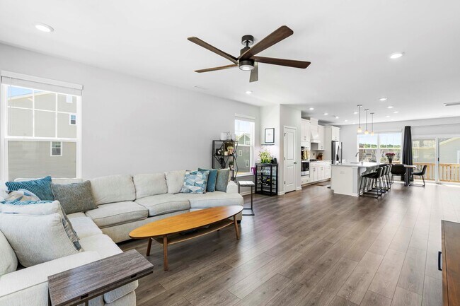 Building Photo - 2245 Kettle Falls Station