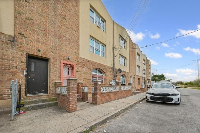 Building Photo - 1-24 Beach 27th St