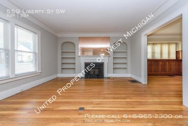 Building Photo - 559 Liberty St SW