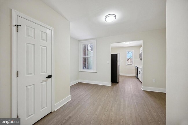 Building Photo - 4626 Van Kirk St