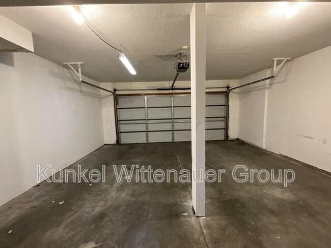 Building Photo - 1632 Progress Ln