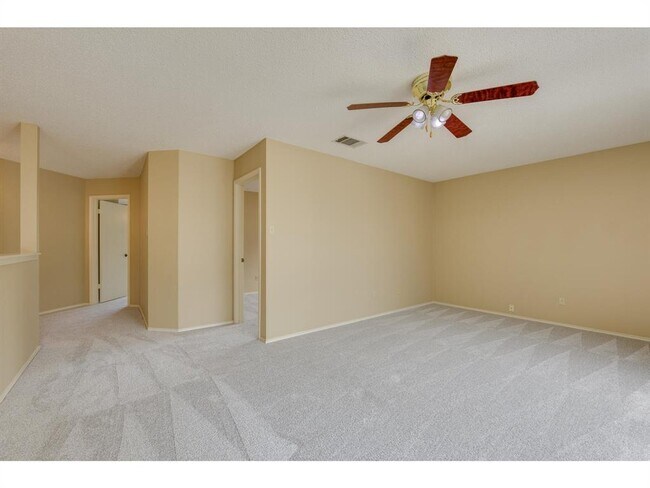 Building Photo - 3912 Lemos Dr