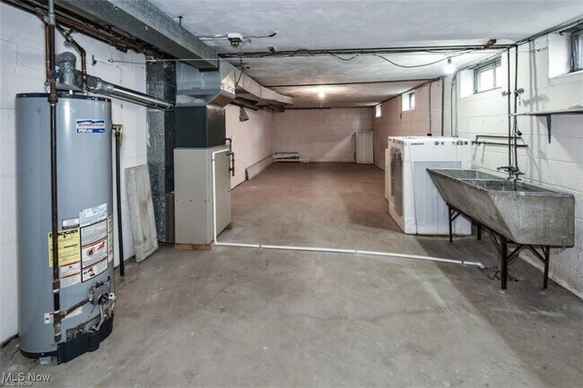 Building Photo - 2344 Westmoor Rd