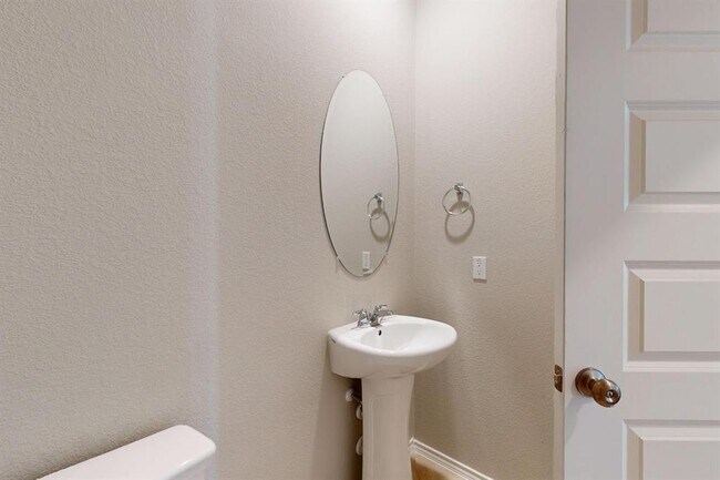 Building Photo - 4509 Beacon Bay Dr