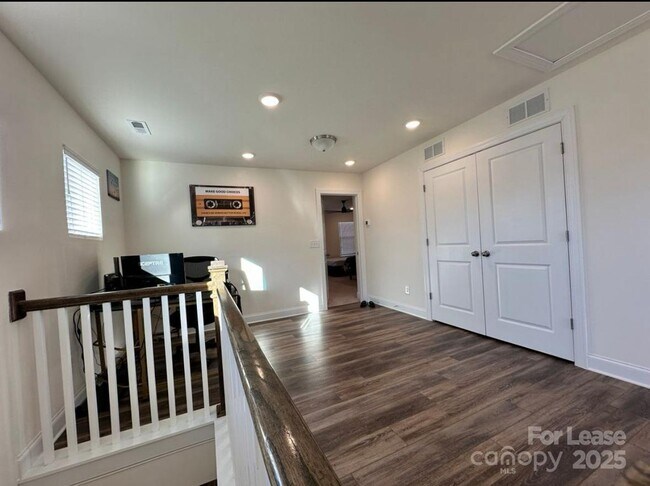 Building Photo - 6330 Keeton Ln