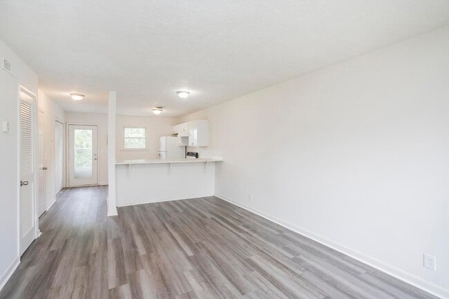 Building Photo - 1517 Meadow Bend Dr