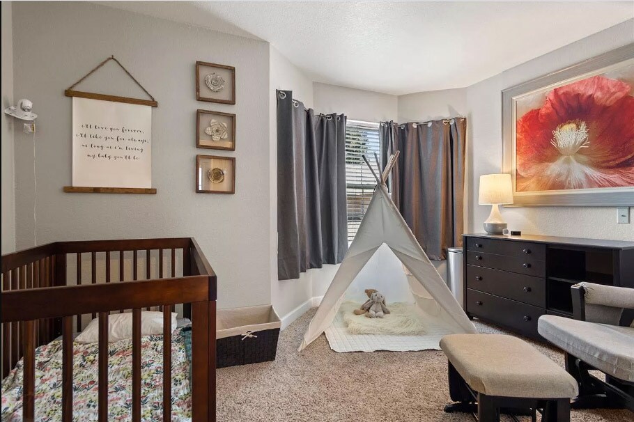 Building Photo - 35 Patricia Way