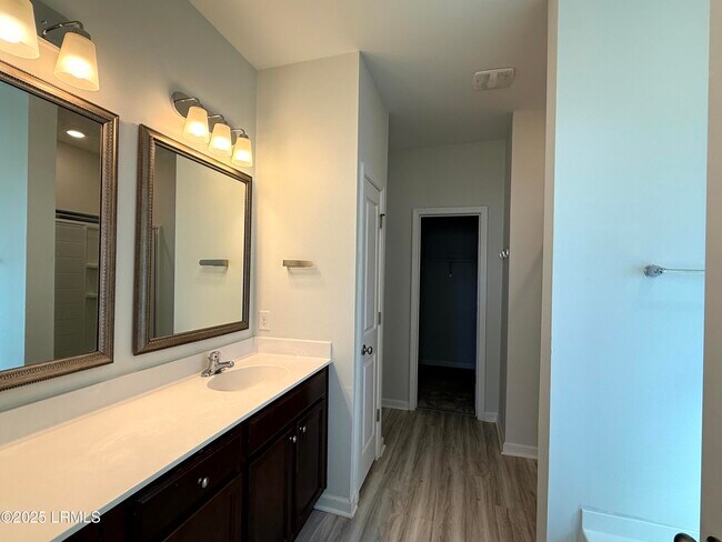 Building Photo - 1069 S Innovation Dr