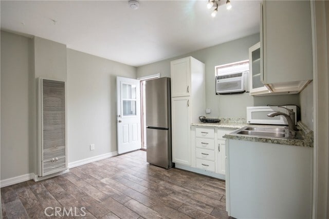 Building Photo - 11045 Slater Ave