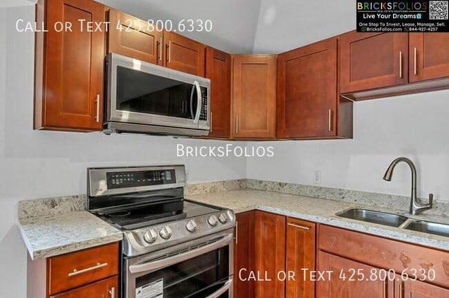Building Photo - 11539 Corliss Ave N