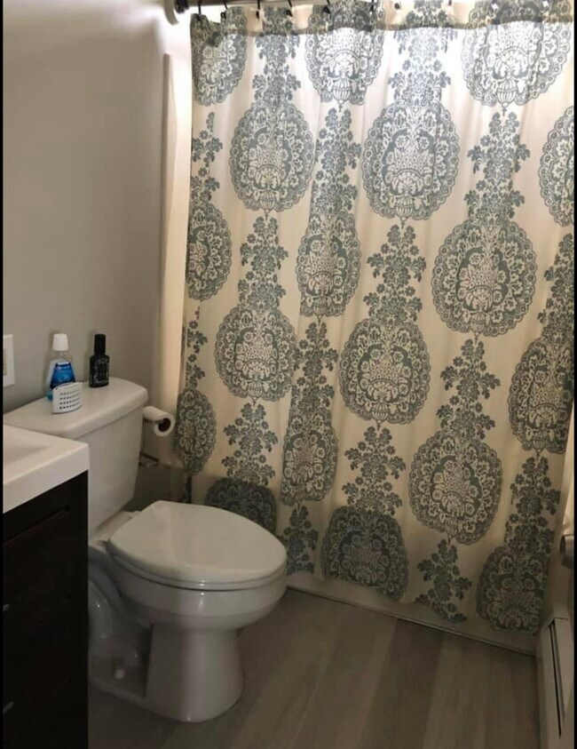 Building Photo - 42 Hobson Ave