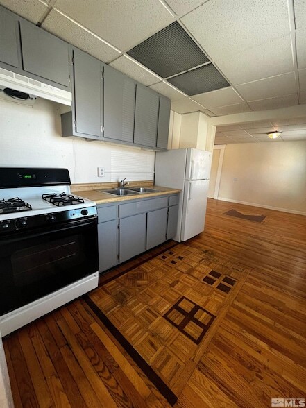 Building Photo - 40 Caliente St