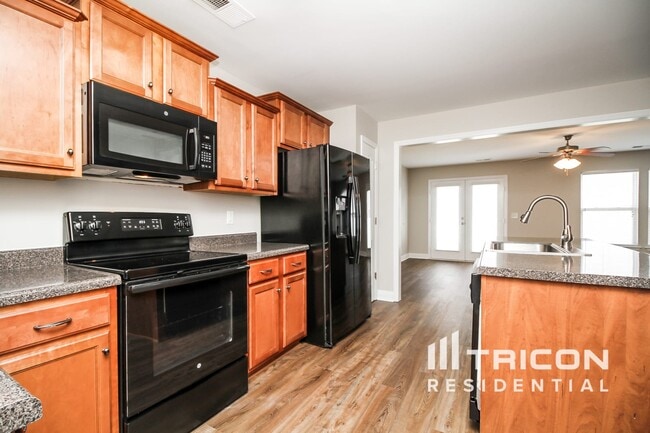 Building Photo - 4212 Aurora Cir