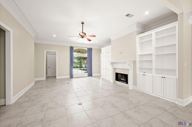 Building Photo - 19537 S Harrells Ferry Rd