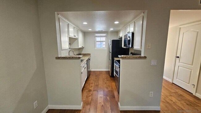 Building Photo - 12091 Alta Carmel Ct