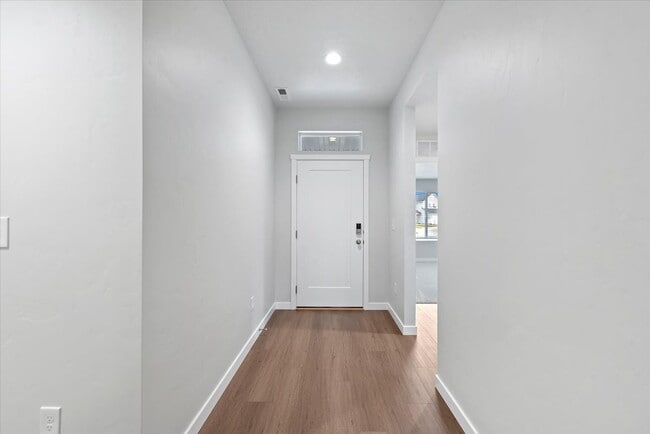 Building Photo - 2869 N Arroyo Vis Wy