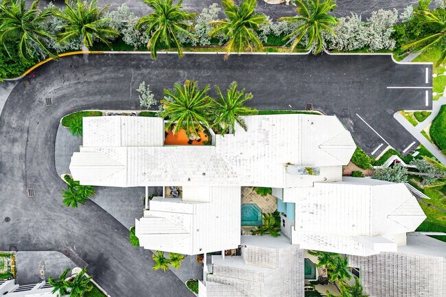 Building Photo - 2115 S Ocean Blvd