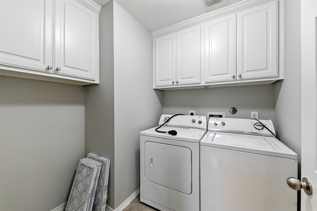 Building Photo - 5115 Inker St
