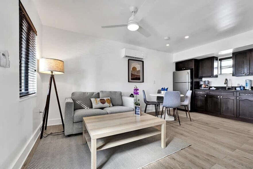 Primary Photo - 333 Walnut St