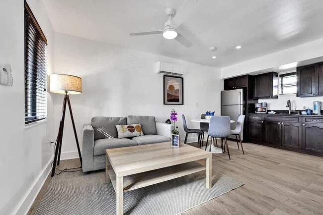 Building Photo - 333 Walnut St