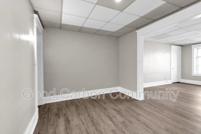 Building Photo - 1247 Hertel Ave