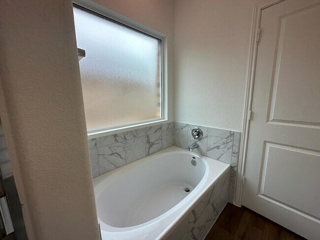 Building Photo - 229 Sonterra Dr