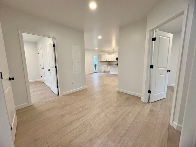 Building Photo - Newly Built 3 Bedroom 1.5 Bathroom Available in Spring Grove!