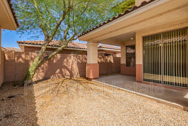 Building Photo - 13550 W Cypress St