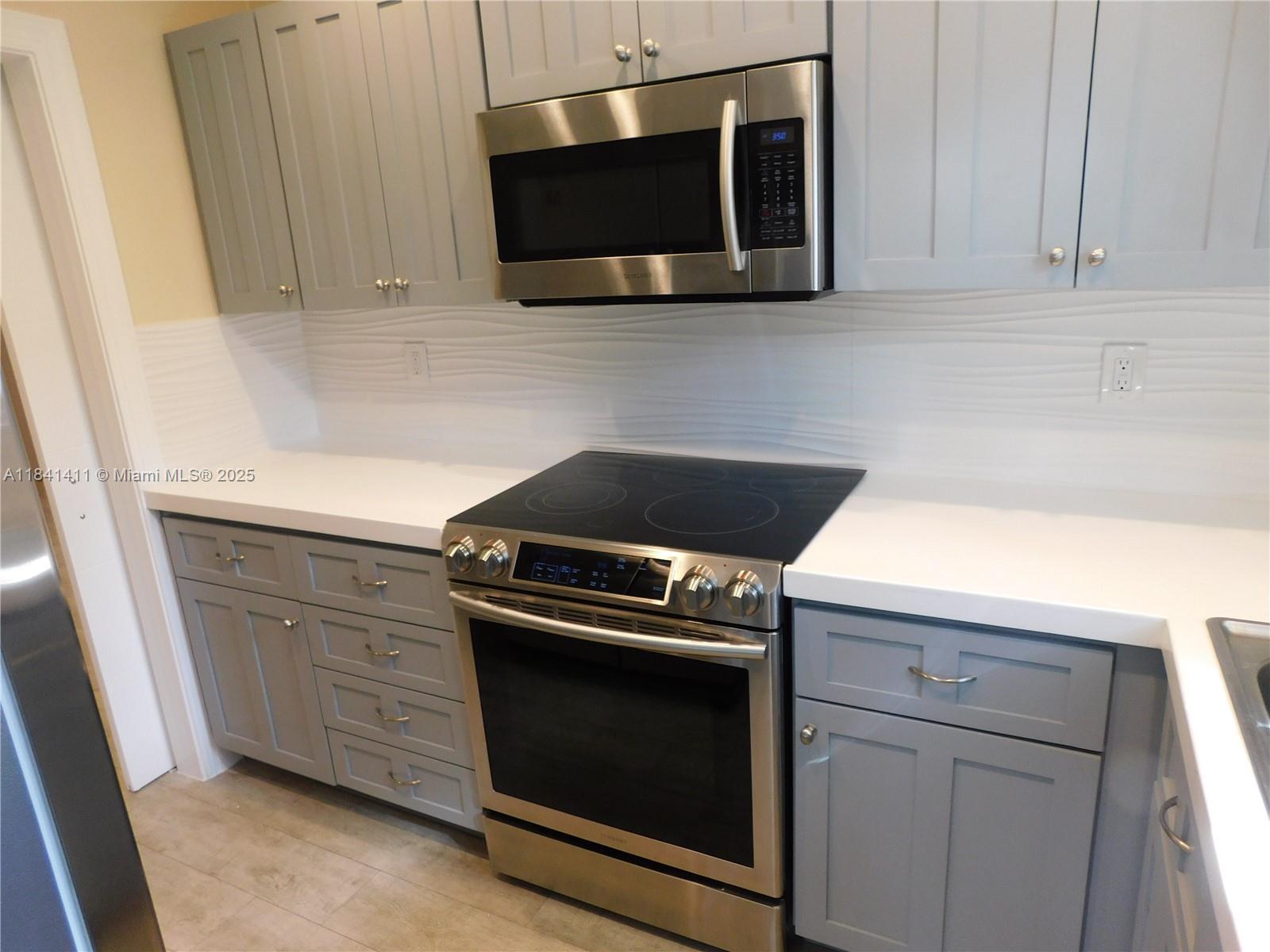 Building Photo - 2375 SW 21st Ter