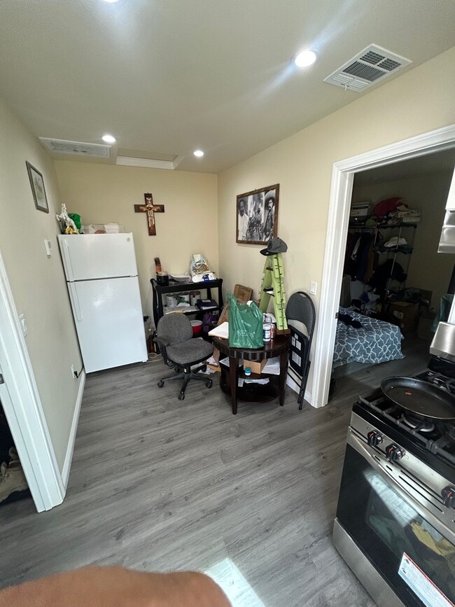 Building Photo - 7446 Tampa Ave