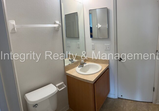 Building Photo - 4745 Playschool Dr