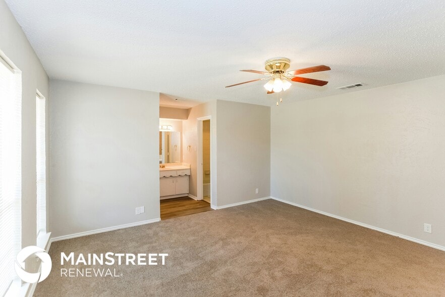 Building Photo - 1813 El Paso St