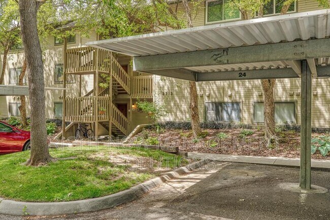 Building Photo - 3713 S Gekeler Ln