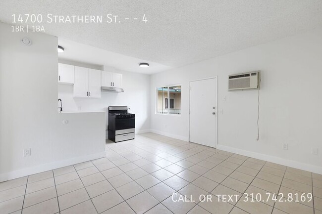 Building Photo - 14700 Strathern St