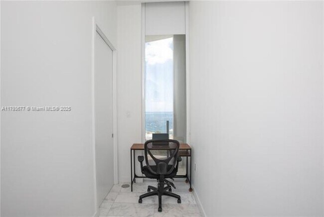Building Photo - 2821 S Bayshore Dr