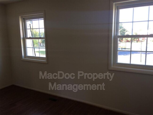Building Photo - 14674 Pinon Ct