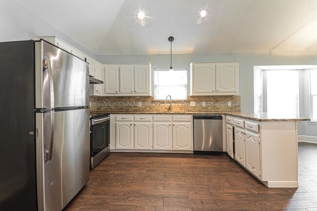 Building Photo - 4 BR/3BA | Newly Renovated Single Family Home | Fenced Patio | Private Pool!