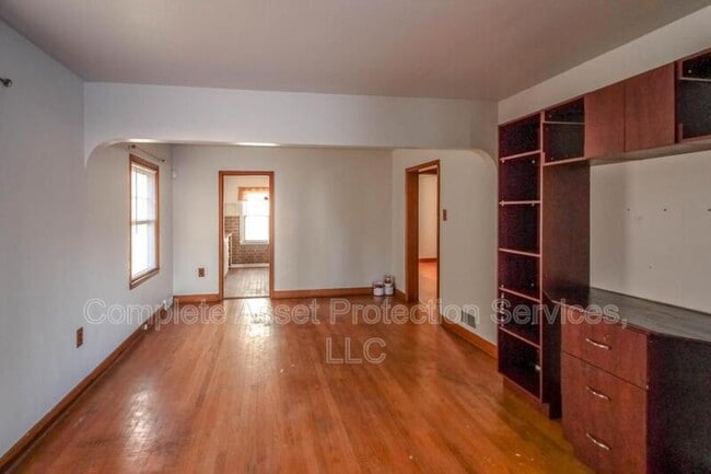 Building Photo - 7540 Van Buren Ave