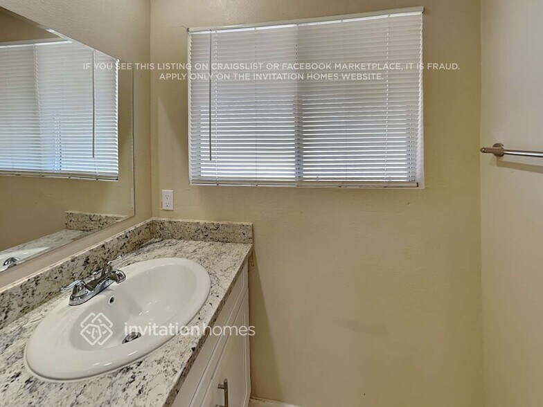 Building Photo - 9838 N 48th Dr