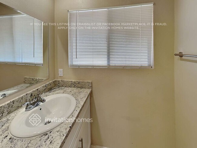 Building Photo - 9838 N 48th Dr