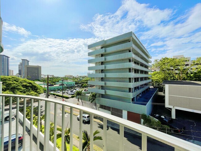 Building Photo - Immaculate Honolulu Condo with Central A/C, Secured Parking, Including Electricity