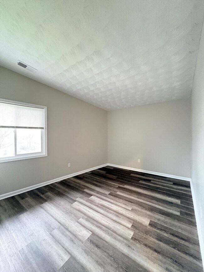 Building Photo - Experience Luxury Living at Bellagio Living I: Modern Apartments in Lawrence, Indiana