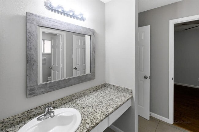 Building Photo - 22627 Braken Manor Ln