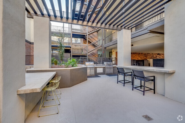 Courtyard - The Cleo Tempe